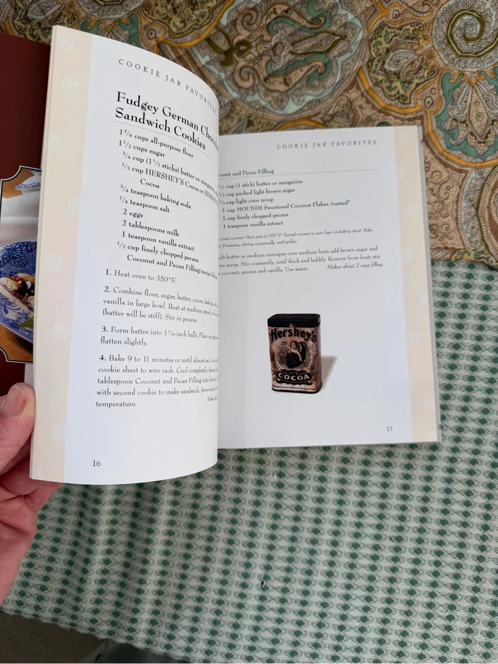 Vintage y2k HERSHEY’S CLASSIC RECIPES 2000 Cookbook Cook Book
